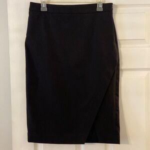 Banana Republic Skirt length 26” waist 30” size 6 color black brand new with tag
